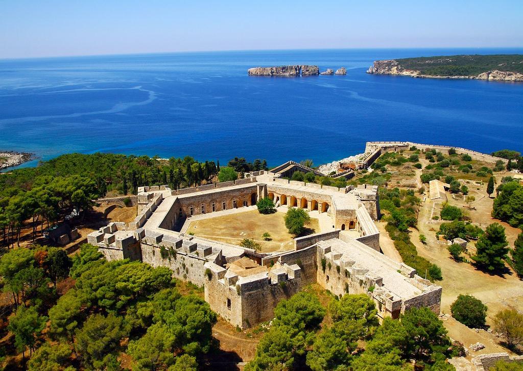 Aparthotel Finiki Plaza Methoni  Exterior foto