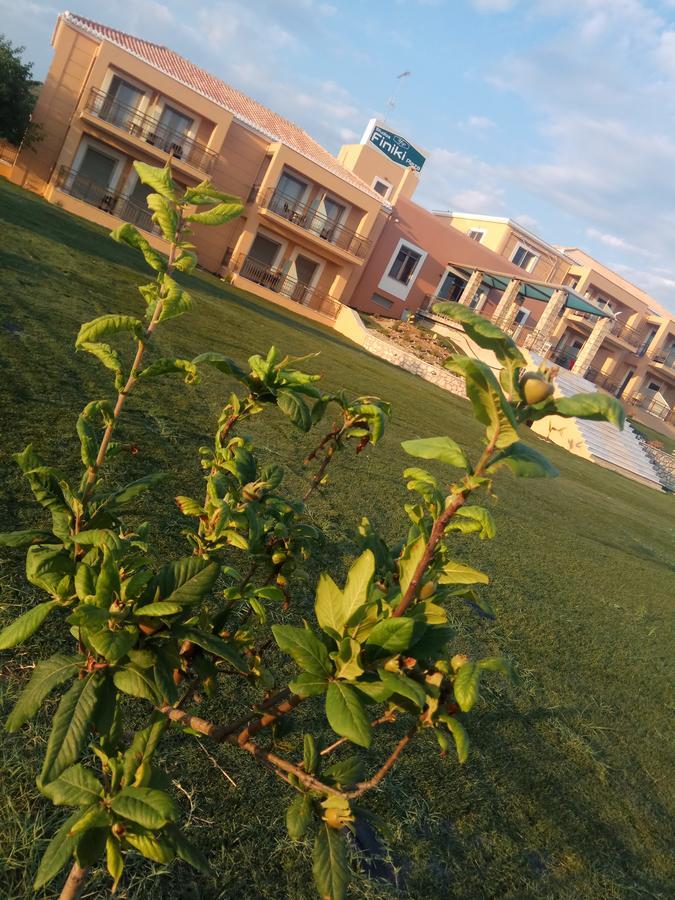 Aparthotel Finiki Plaza Methoni  Exterior foto